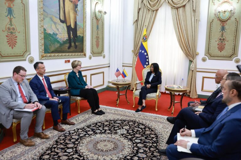 Presidenta Encargada destaca diálogo franco con el Gobierno de los Estados Unidos en el marco de la Diplomacia de Paz