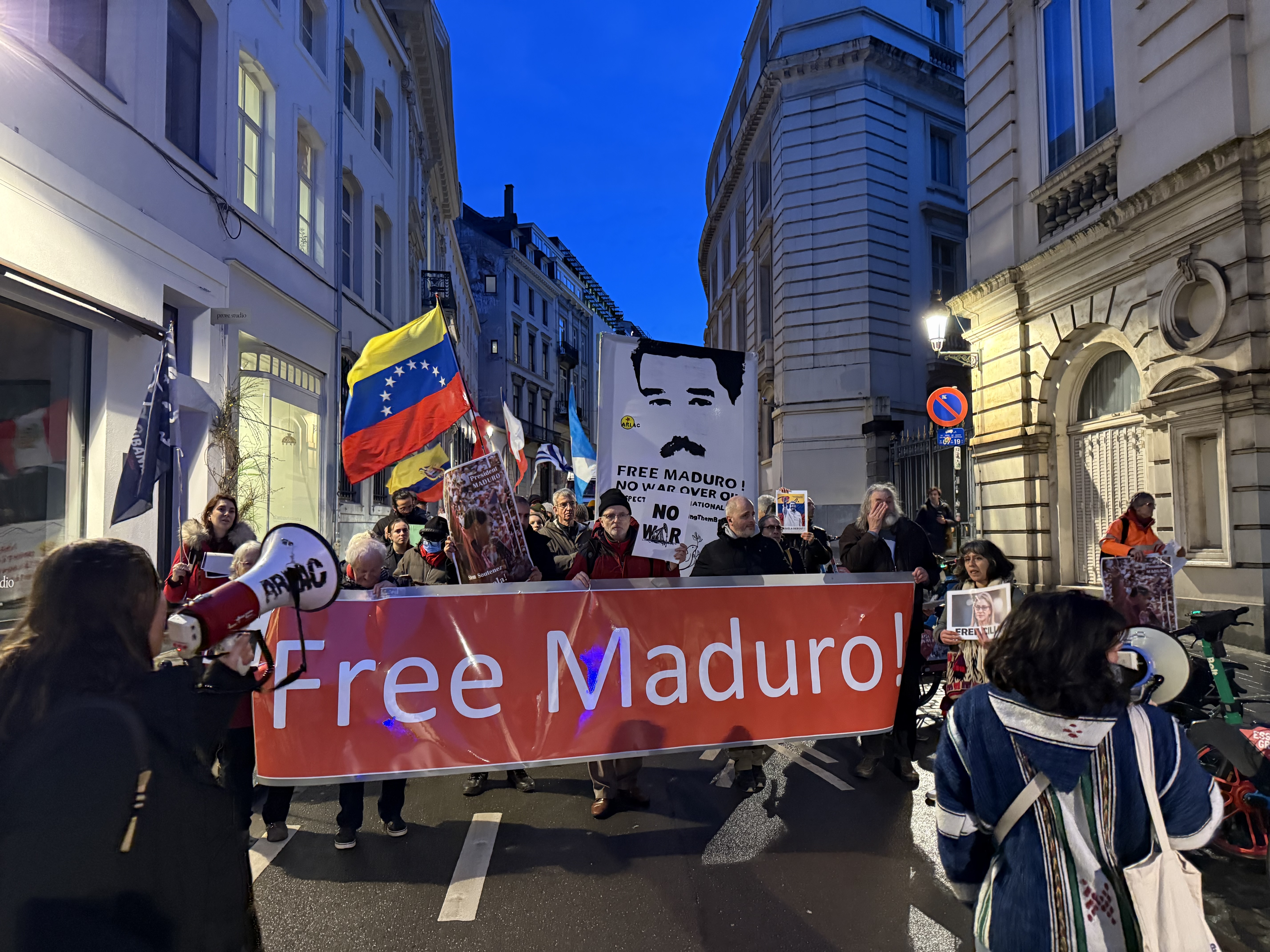 Gran manifestación en Bruselas pide liberación del presidente Maduro y la diputada Flores