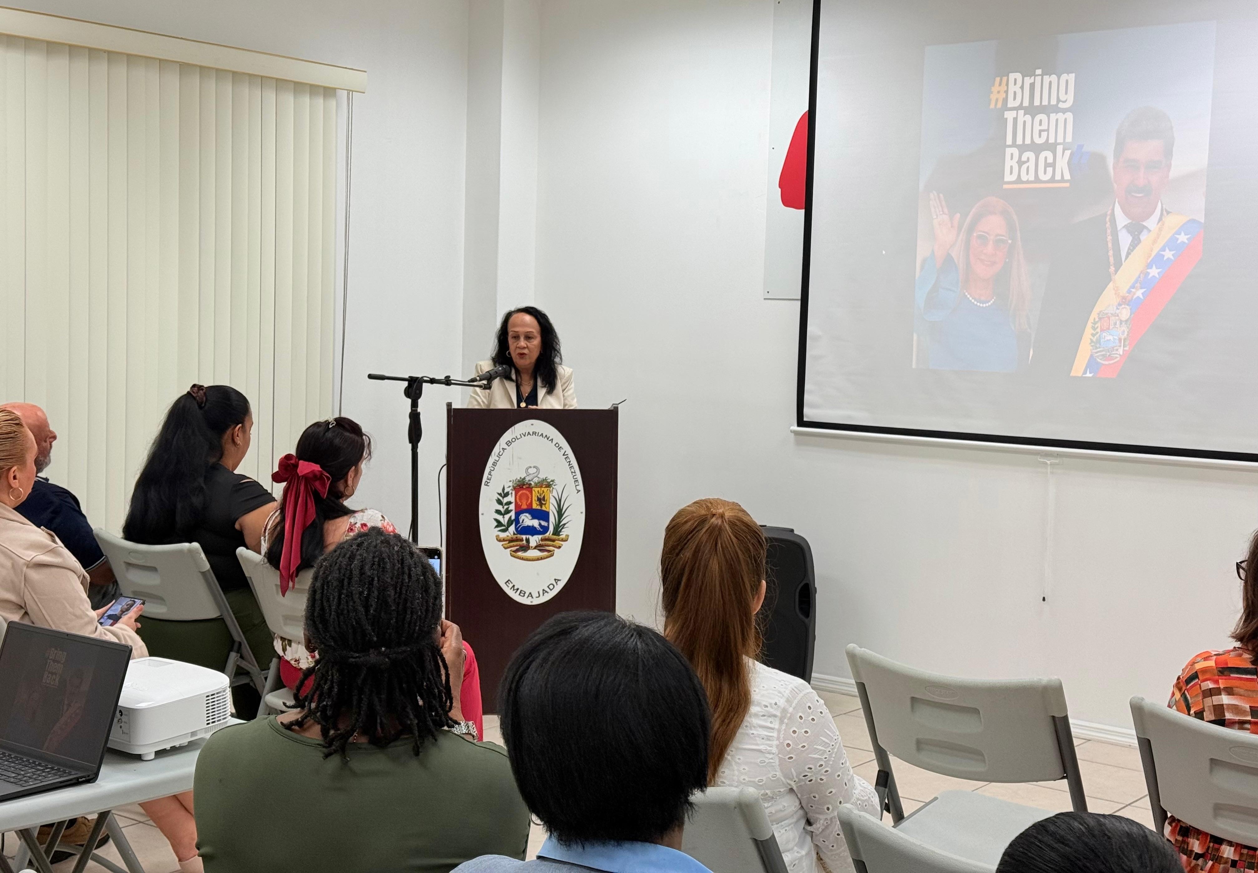 #BringThemBack Proyectan en Antigua y Barbuda película biográfica del Presidente Maduro