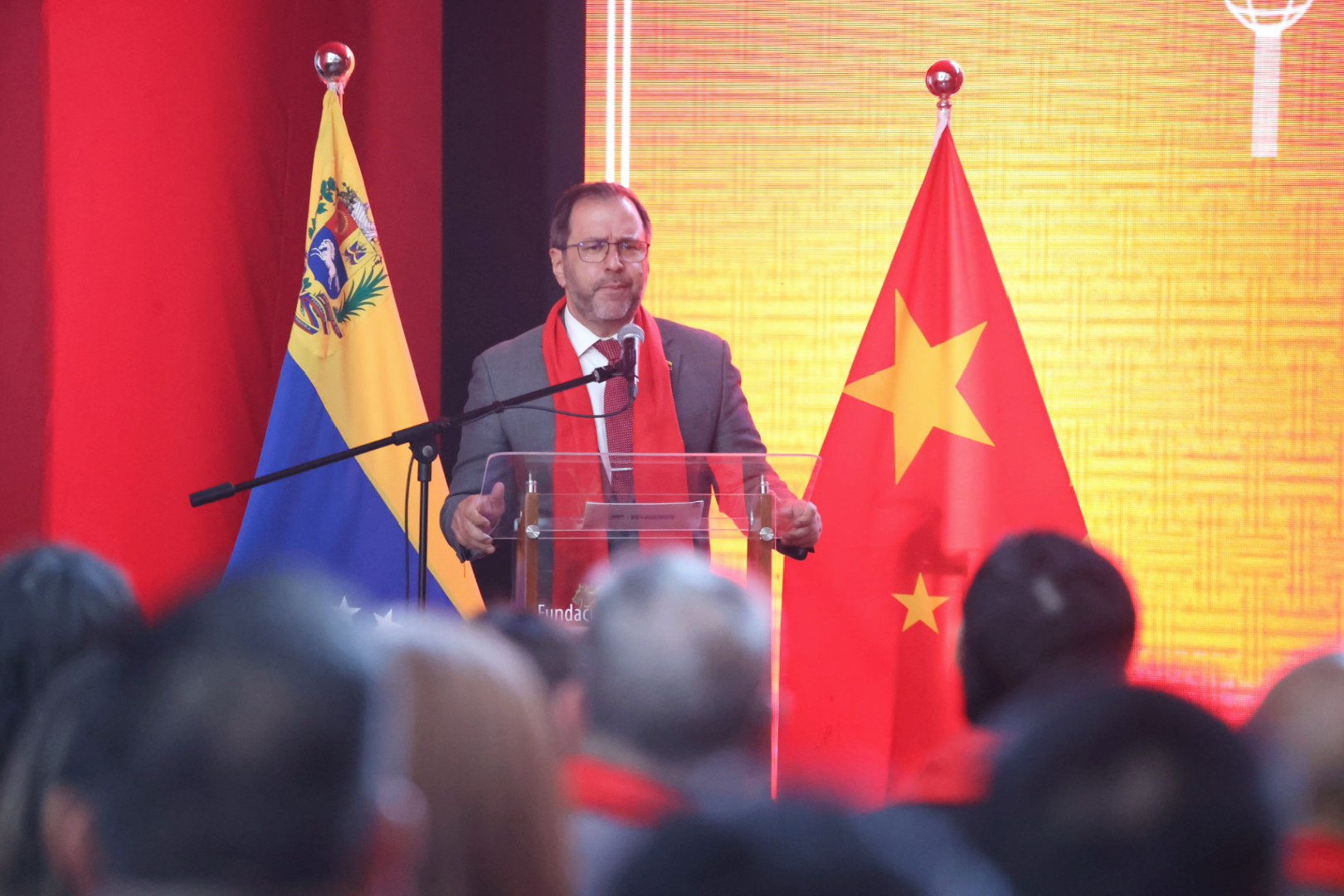 Canciller Yván Gil acompaña en Caracas inicio del Año Nuevo Lunar chino