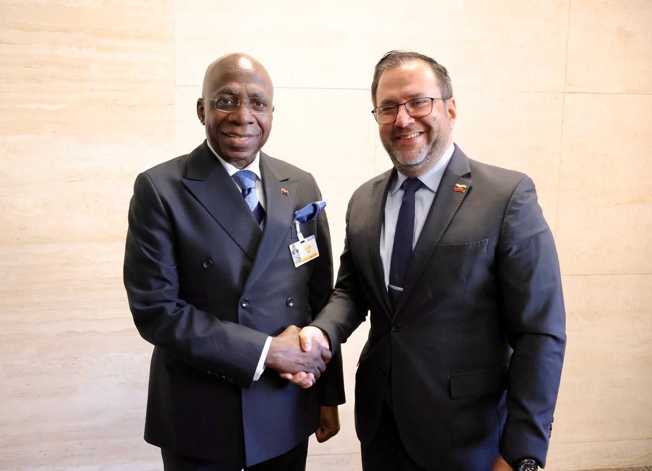 Venezuela y Angola reiteran disposición de fortalecer el diálogo y la cooperación