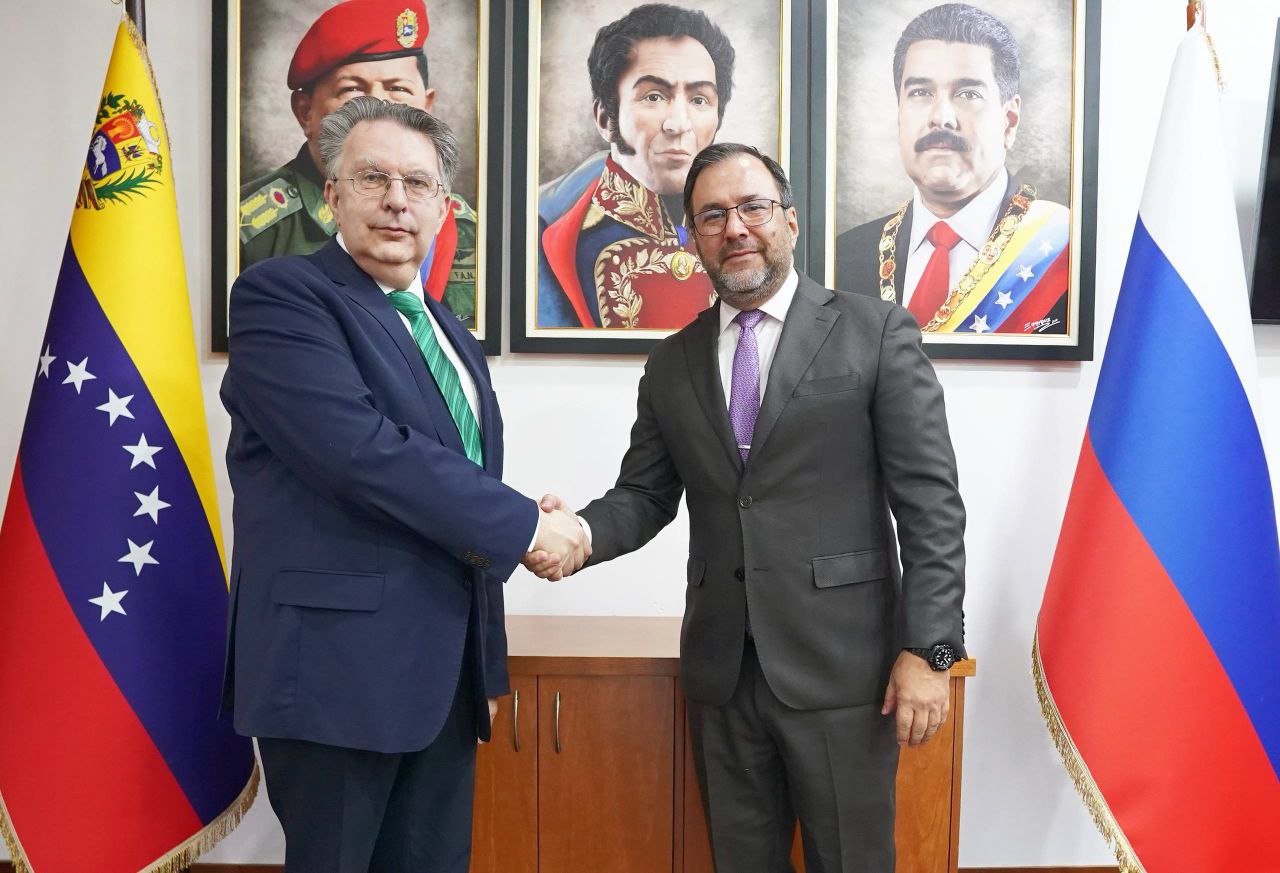 Venezuela y Rusia revisan progreso de cooperación bilateral estratégica