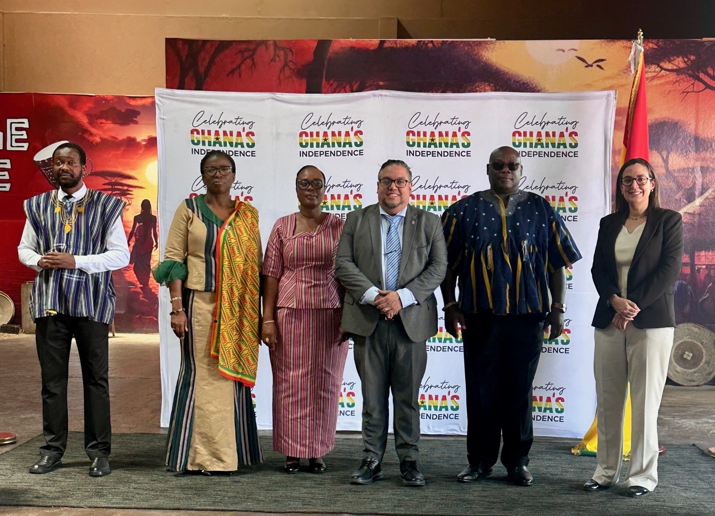 Embajadora Henríquez asistió al 69.° aniversario de la independencia de Ghana en Harare