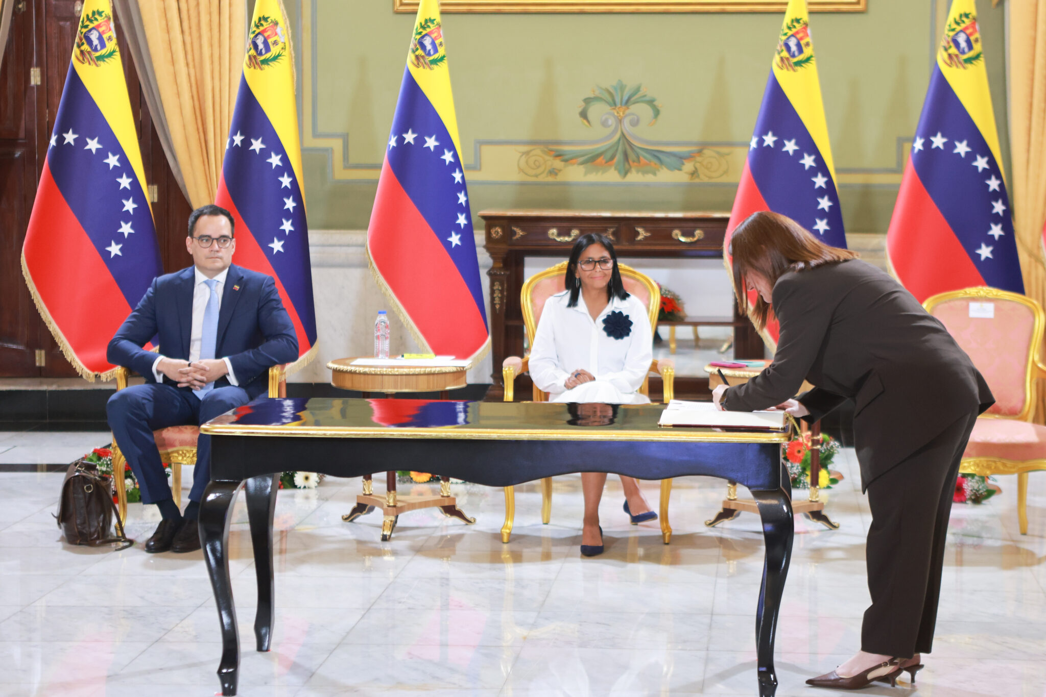 Nuevos convenios con Chevron apuntan a dinamizar ingreso social