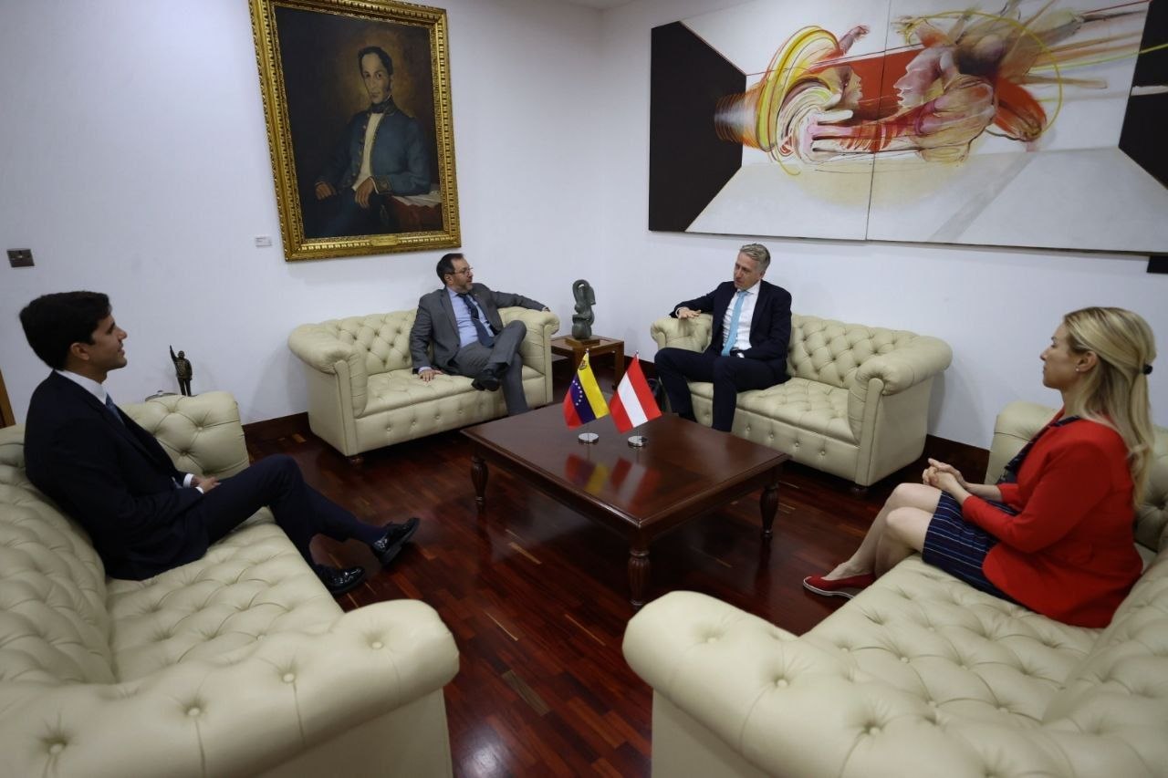 Canciller Yván Gil recibe delegación austriaca para revisar cooperación económica y productiva