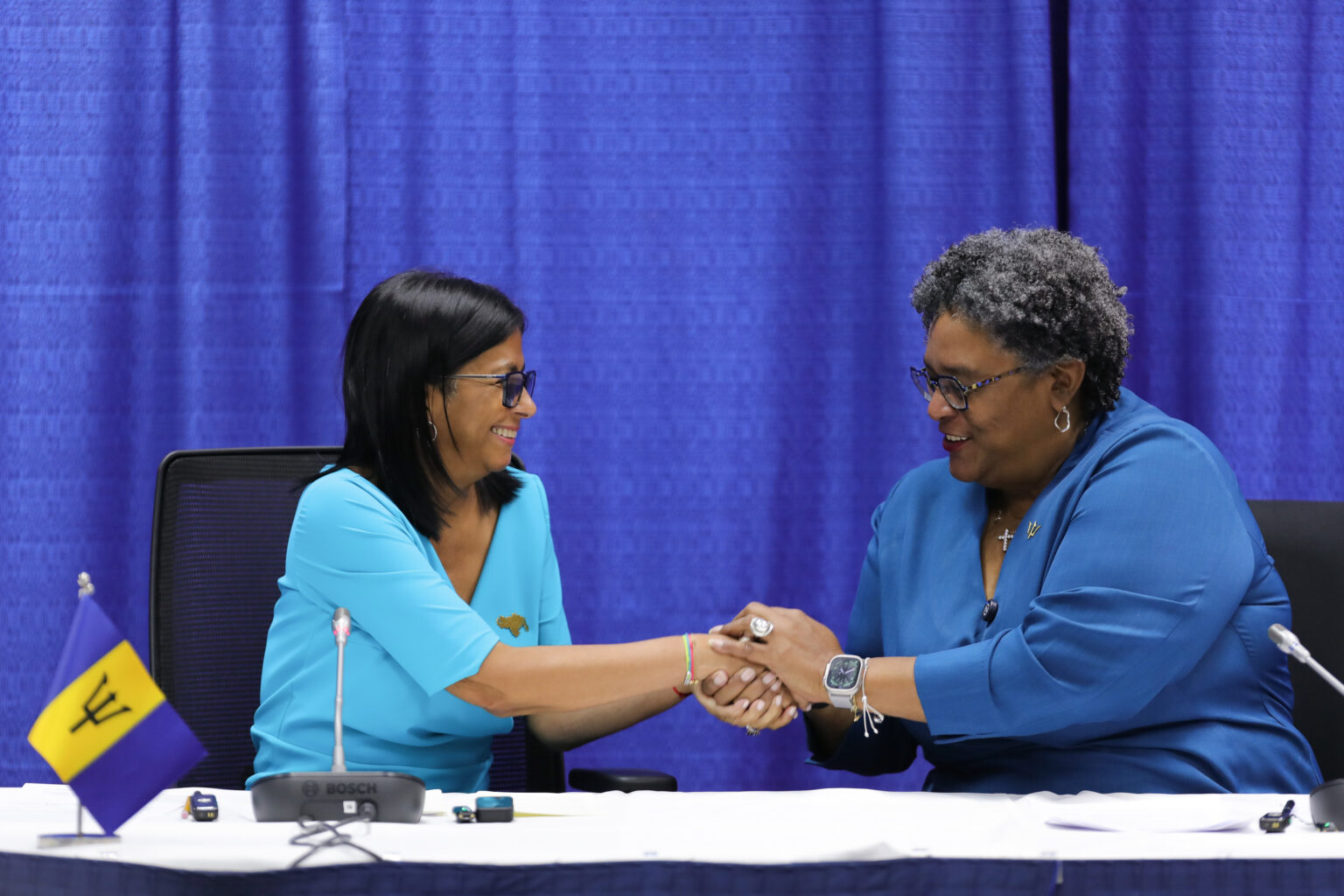 Presidenta (E) Delcy Rodríguez y Primera Ministra Mia Mottley ofrecen declaraciones a los medios de comunicación