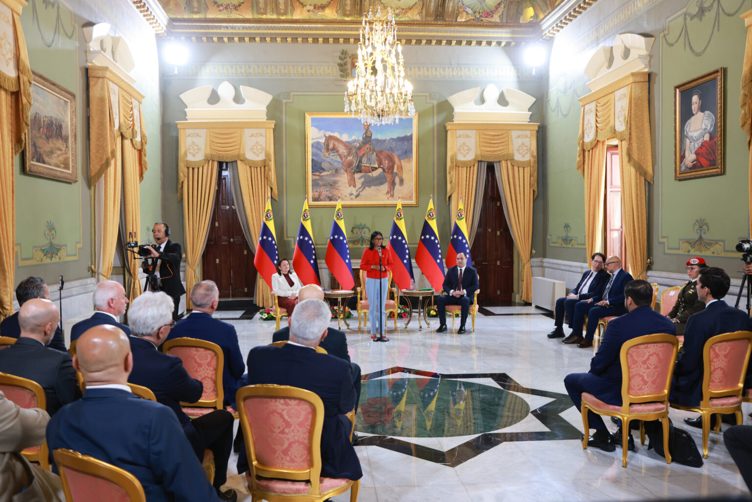 Presidenta (E) Delcy Rodríguez reconoce a ENI por mantenerse en Venezuela y afianzar los lazos de cooperación