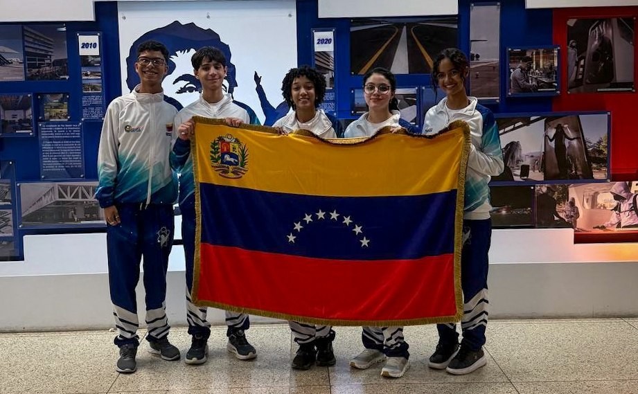 Jóvenes del Semillero Científico debutan en Olimpiada Internacional Abierta de Biología Rusia 2026