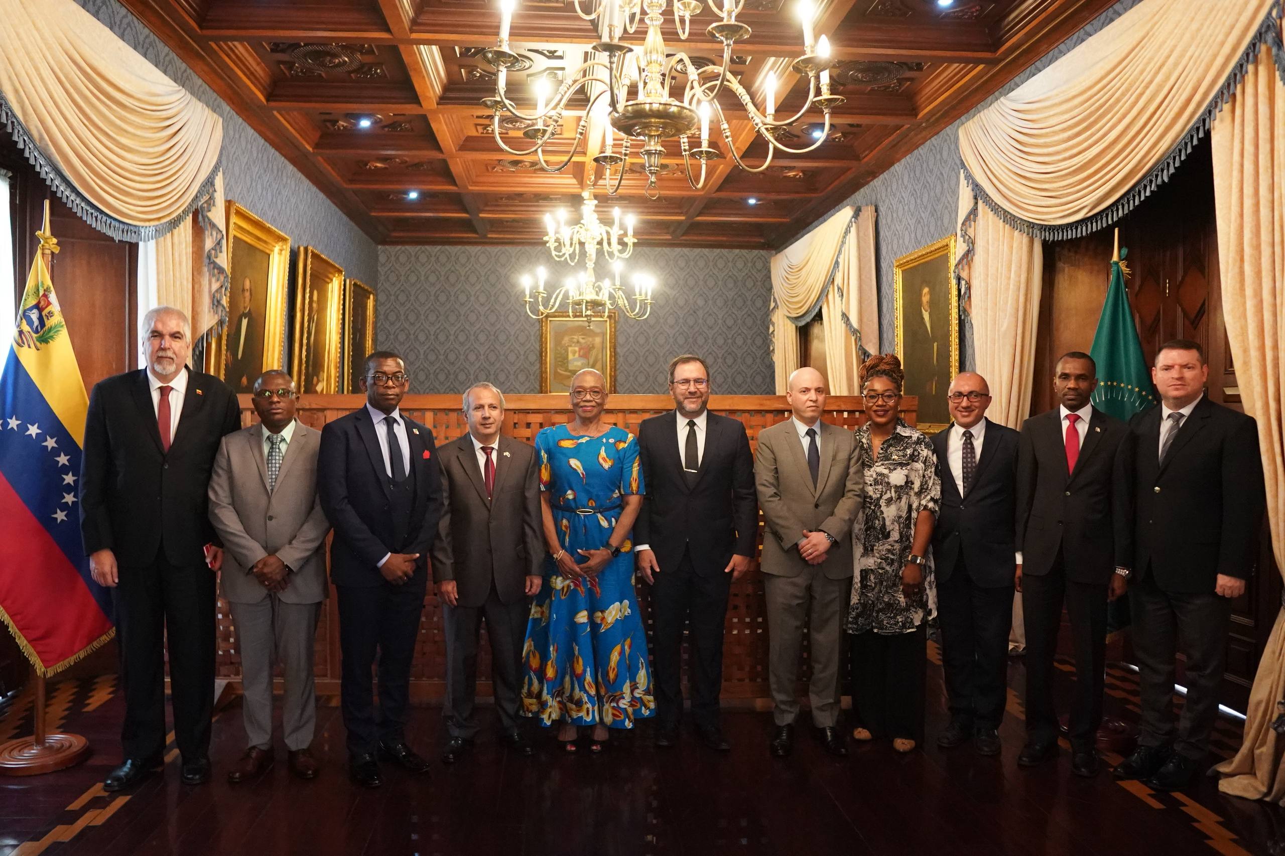 Canciller Yván Gil sostuvo encuentro con representantes del cuerpo diplomático africano