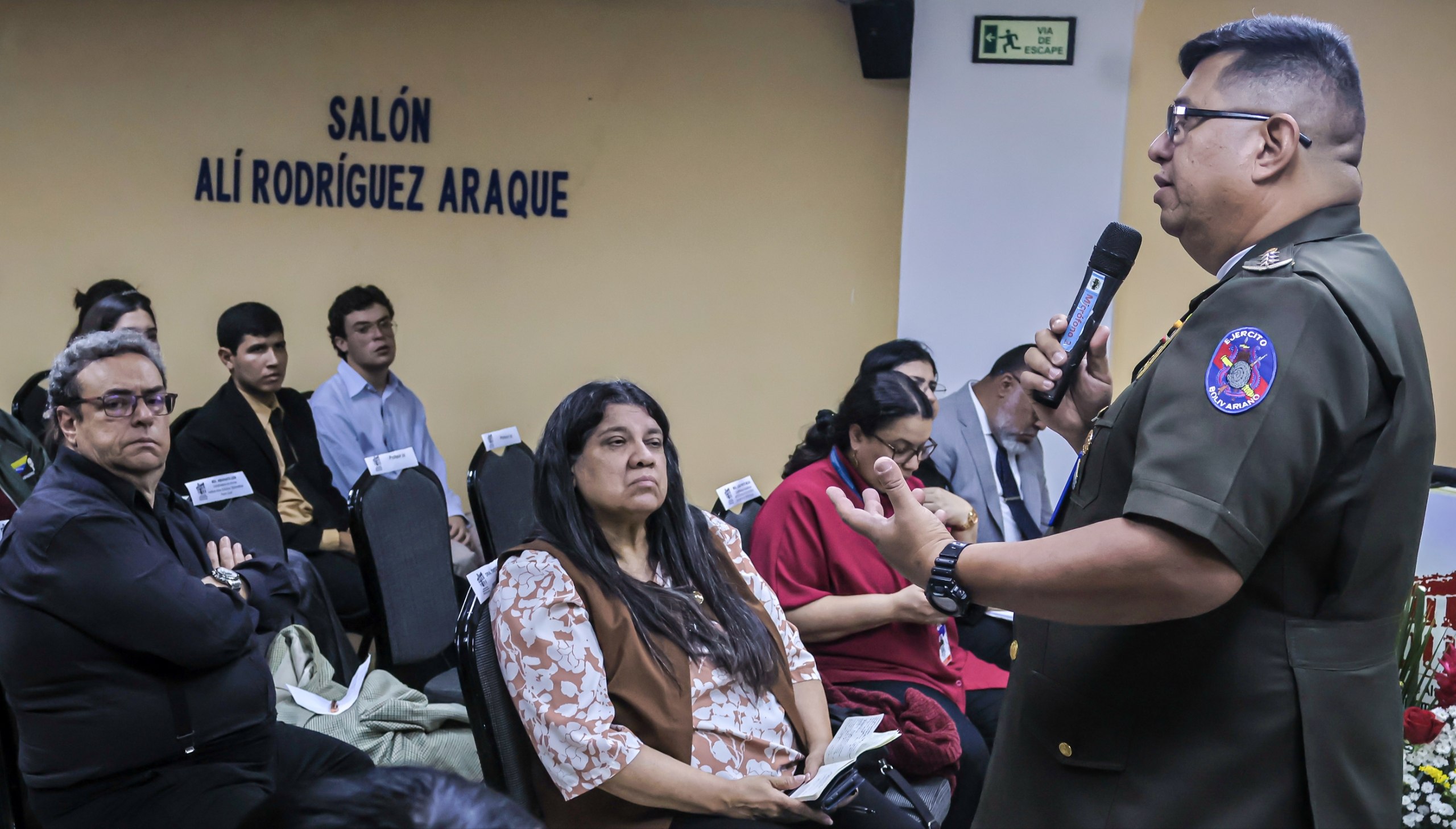 IAEDPG realizó conversatorio sobre geopolítica venezolana