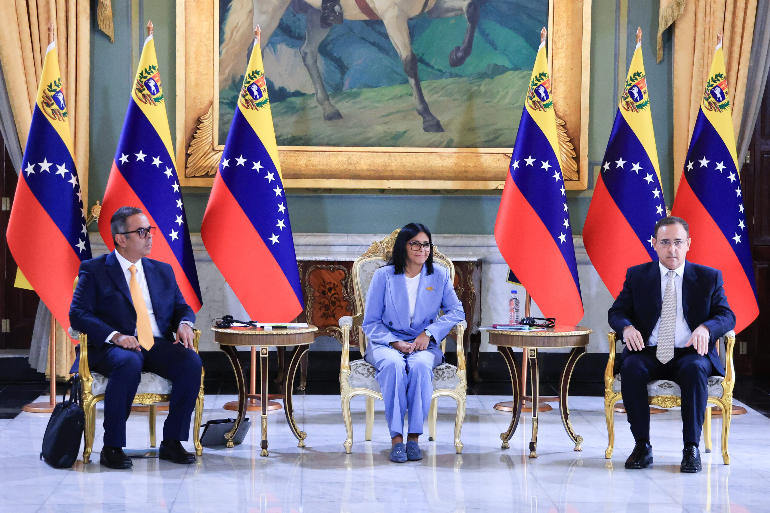 Presidenta (E) Delcy Rodríguez firma Memorando de Entendimiento con autoridades de General Electric Vernova