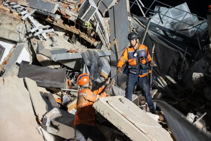 Activados más de 25 mil rescatistas y 7.876 voluntarios registrados tras sismos