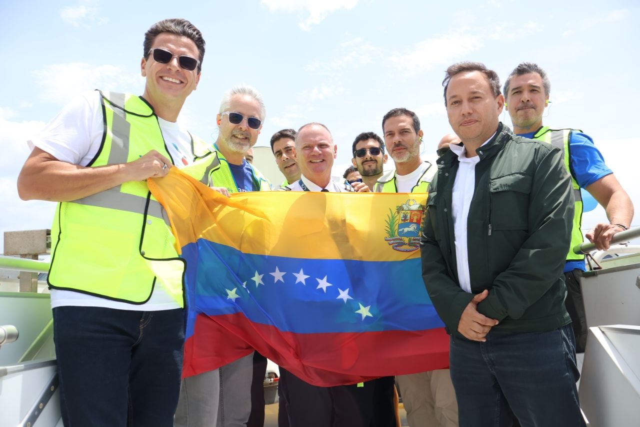 American Airlines donó 4,1 toneladas de ayuda humanitaria al Aeropuerto Internacional "Simón Bolívar"