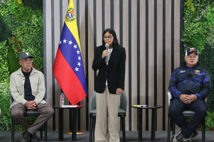 Delcy Rodríguez a rescatistas: Venezuela se ha convertido en territorio de esperanza humanitaria