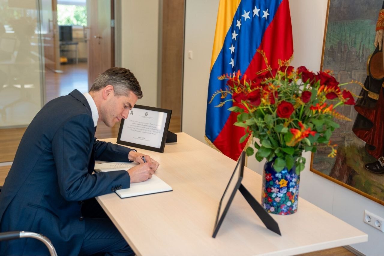 Venezuela agradece a Países Bajos envío de destacado equipo de rescatistas