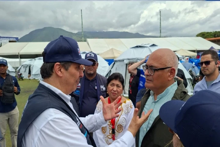 República Dominicana instala hospital de campaña en Catia La Mar