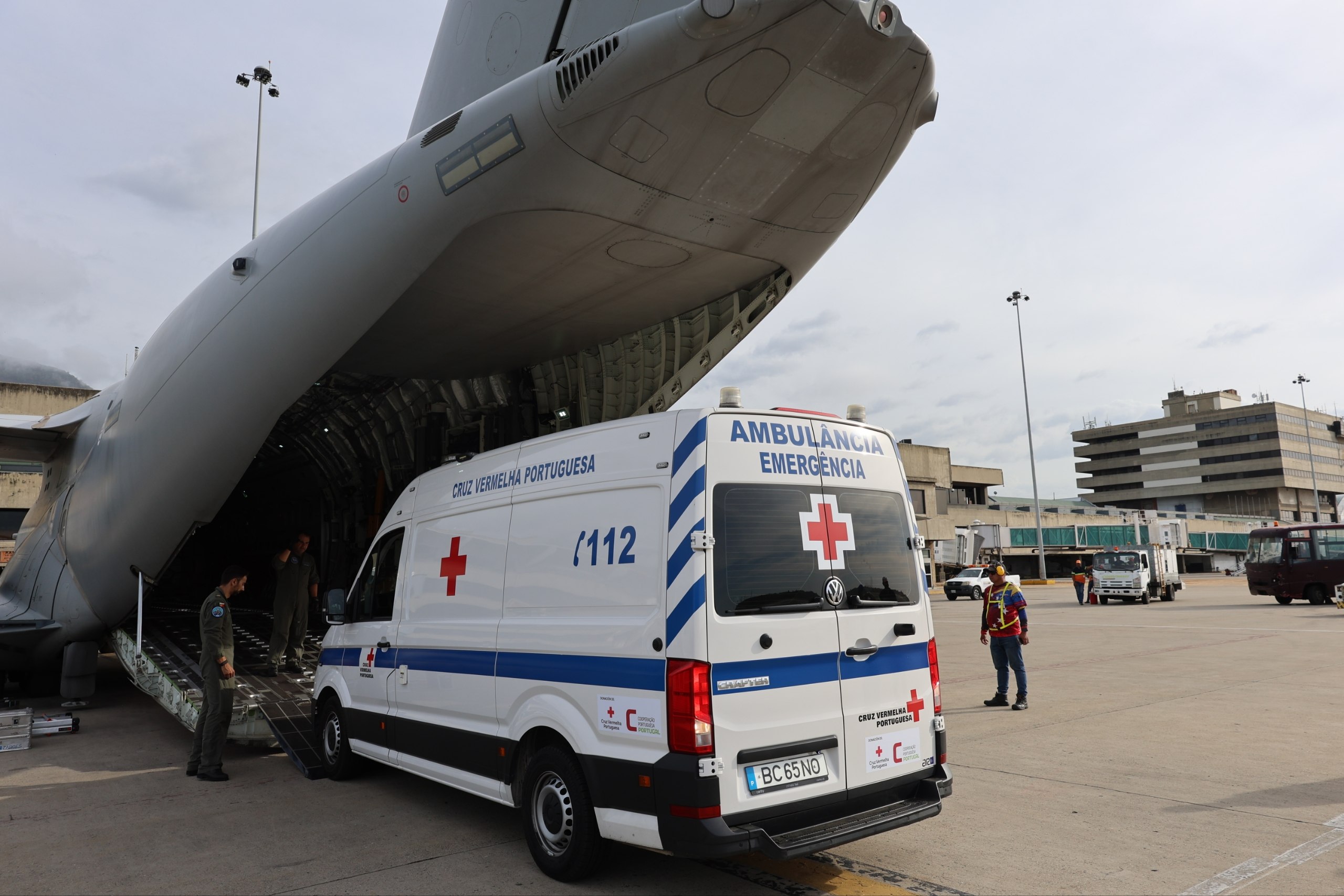 Aterrizan en La Guaira dos vuelos con asistencia humanitaria de Portugal
