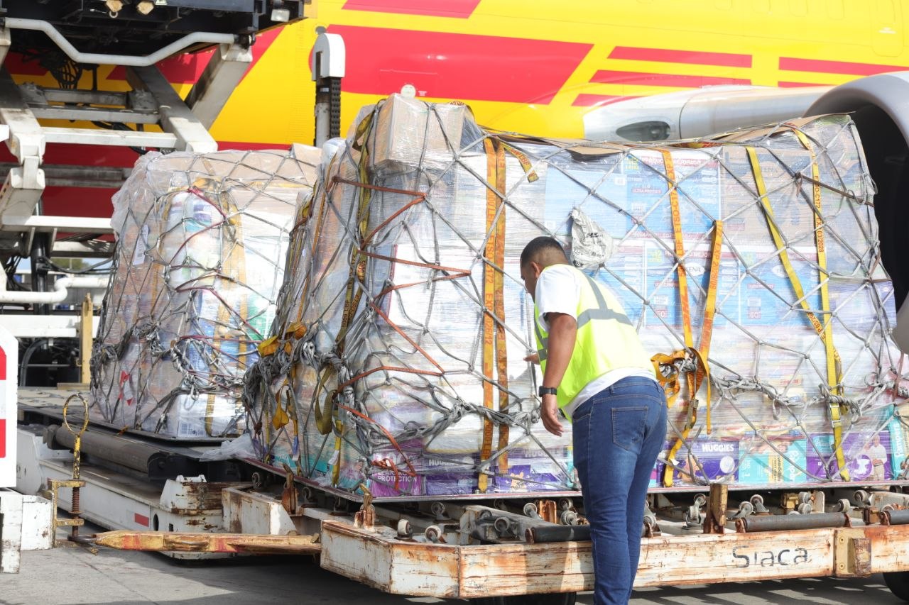 Arriba a La Guaira avión cargado con 40 toneladas de alimentos de Costa Rica, Ecuador y Panamá