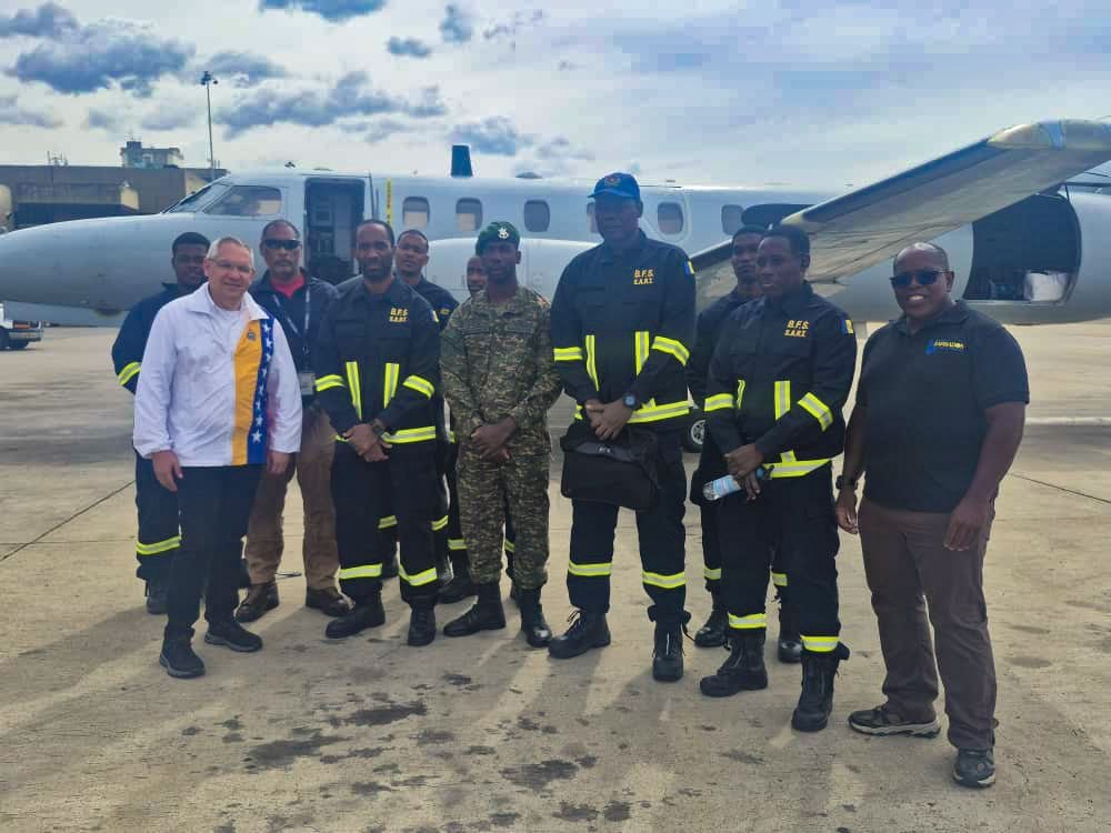 Llega personal de Barbados para instalación de hospital de campaña en Guarenas