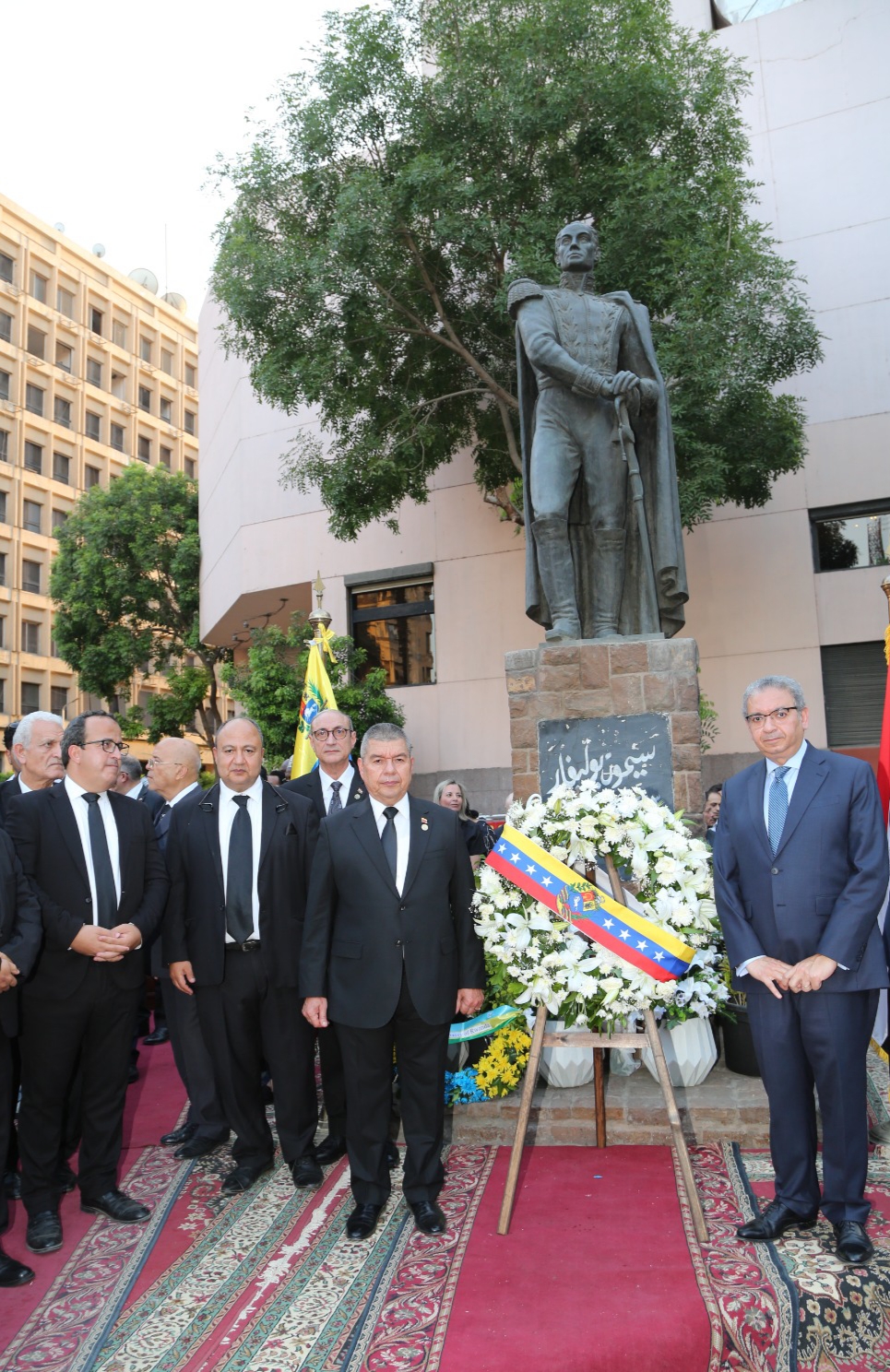 Venezuela conmemora su independencia en El Cairo con solemne tributo a víctimas de sismos