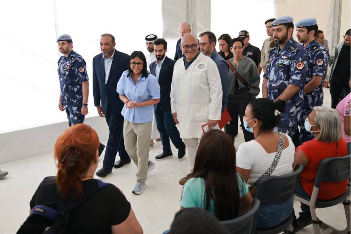 Presidenta Delcy Rodríguez visita hospital móvil instalado por Qatar en Catia