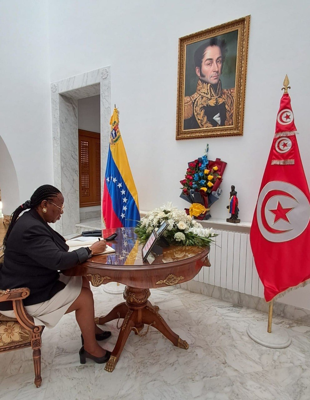 Significativas expresiones de solidaridad con Venezuela registradas en el Libro de Condolencias en Túnez