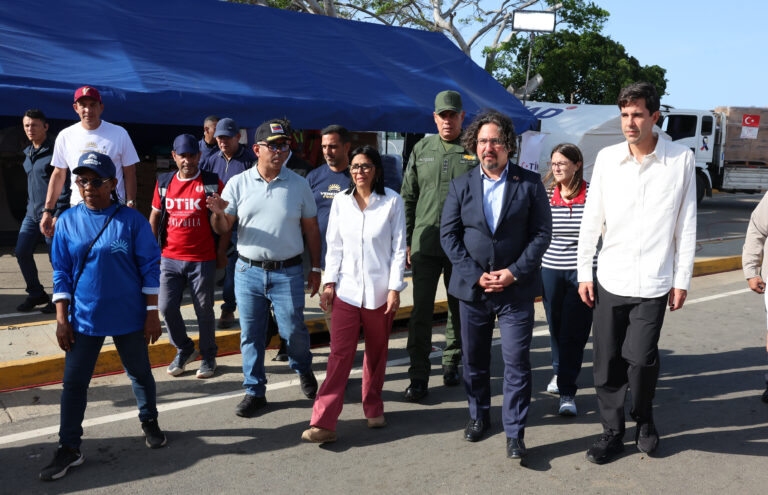 Presidenta Delcy Rodríguez gestiona recepción de 33,9 toneladas de asistencia humanitaria enviada por Türkiye