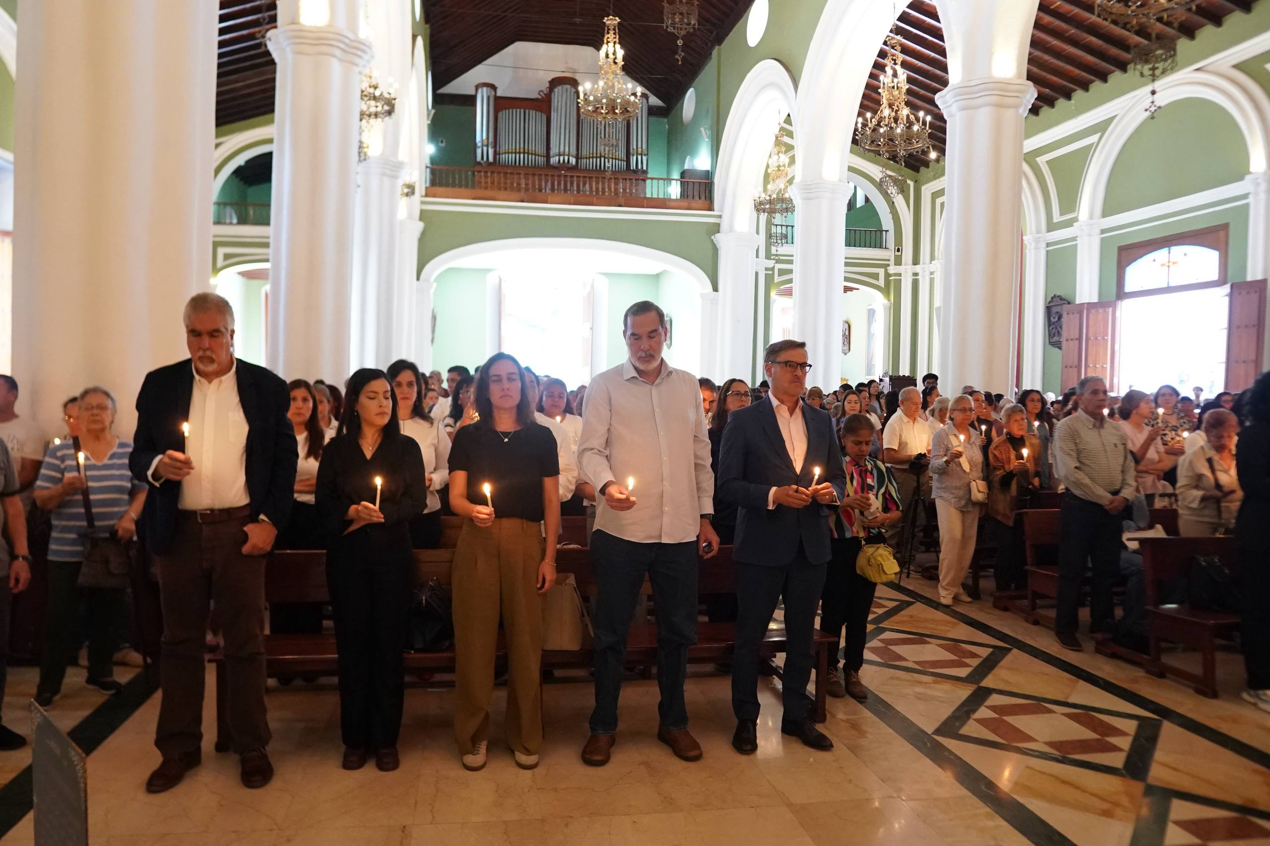 Misa en honor a fallecidos de la Cancillería a un mes del doblete sísmico