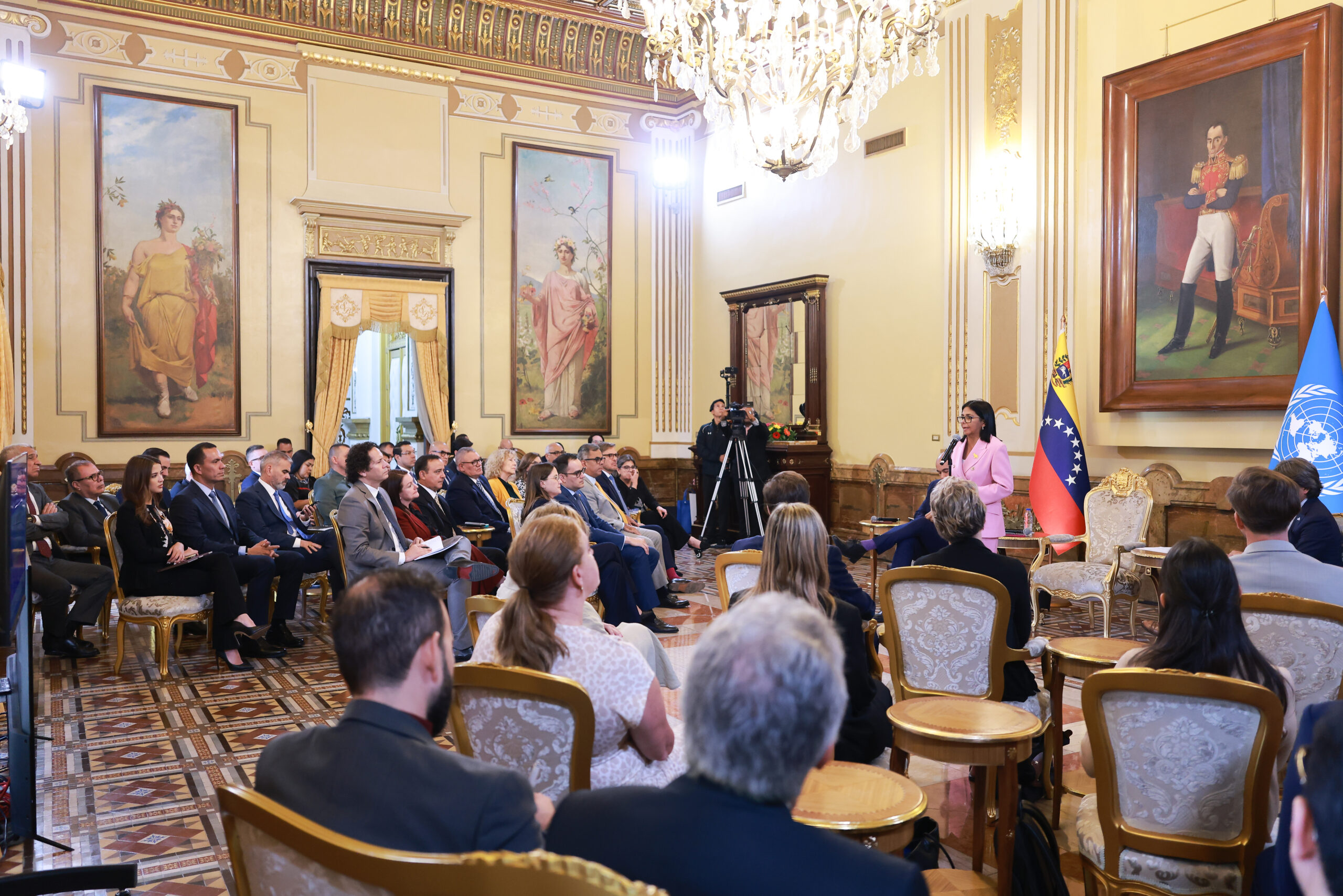 Presidenta Delcy Rodríguez instala taller con la ONU para el plan de reconstrucción tras terremotos