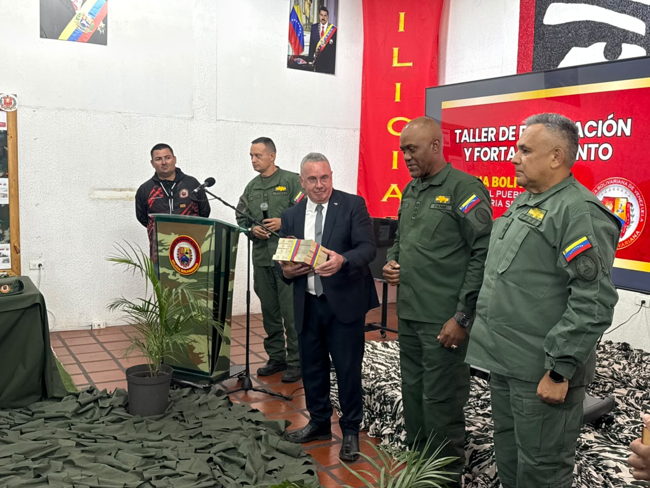Oficina de Fronteras capacita a mandos de la FANB en materia de límites territoriales y soberanía nacional