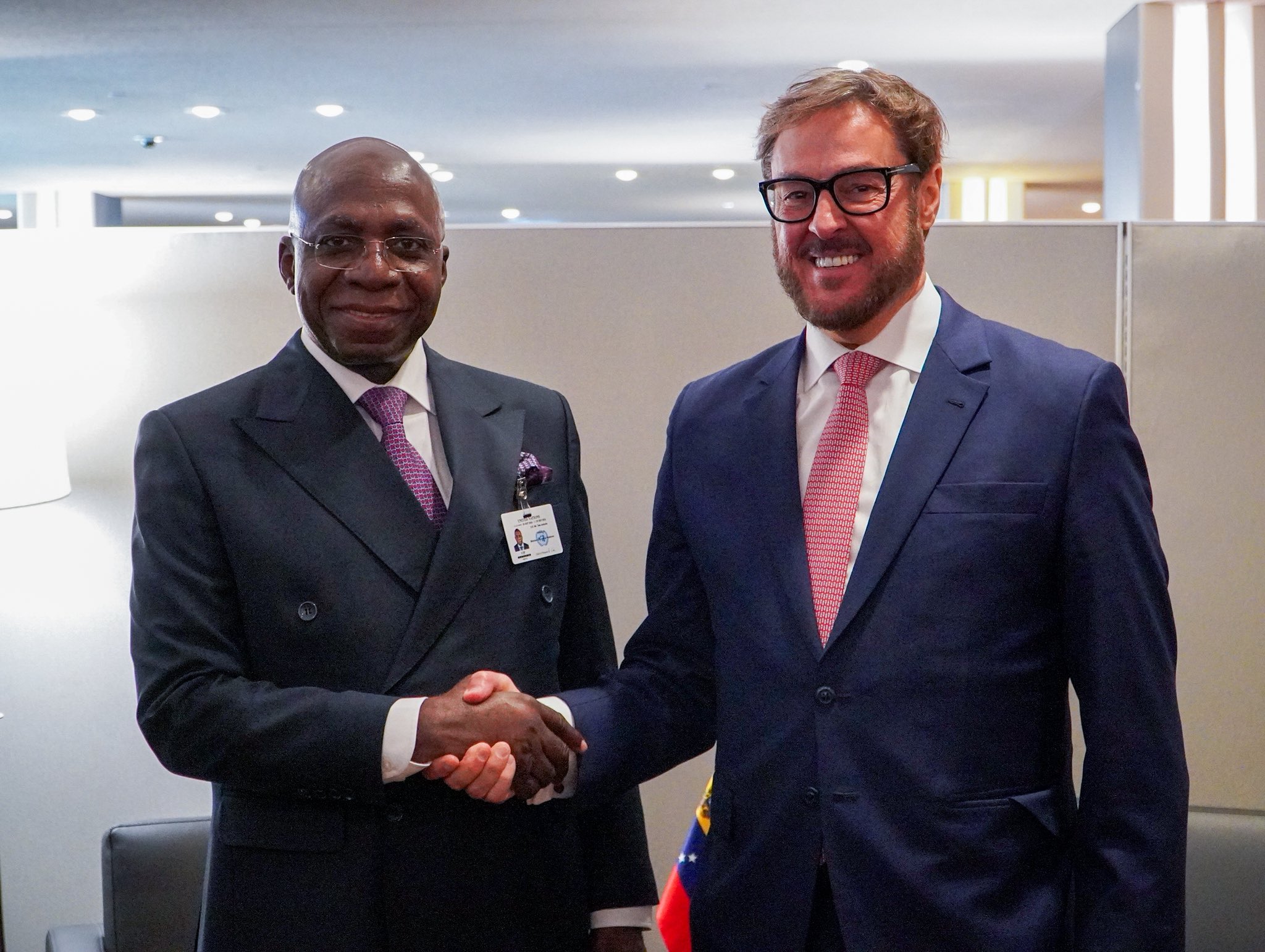 Cancilleres de Venezuela y Angola revisan en Nueva York agenda de cooperación binacional