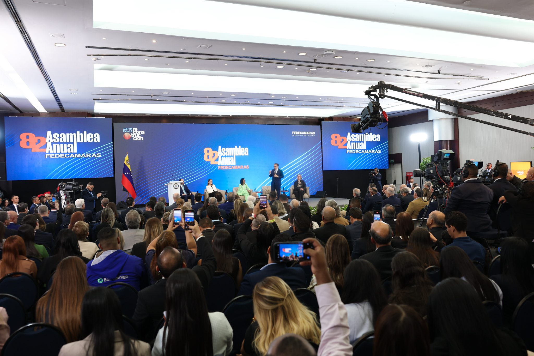 Gobierno Nacional reformará Ley del Servicio Eléctrico para permitir inversión privada y prevé incorporar más de 8.000 megavatios