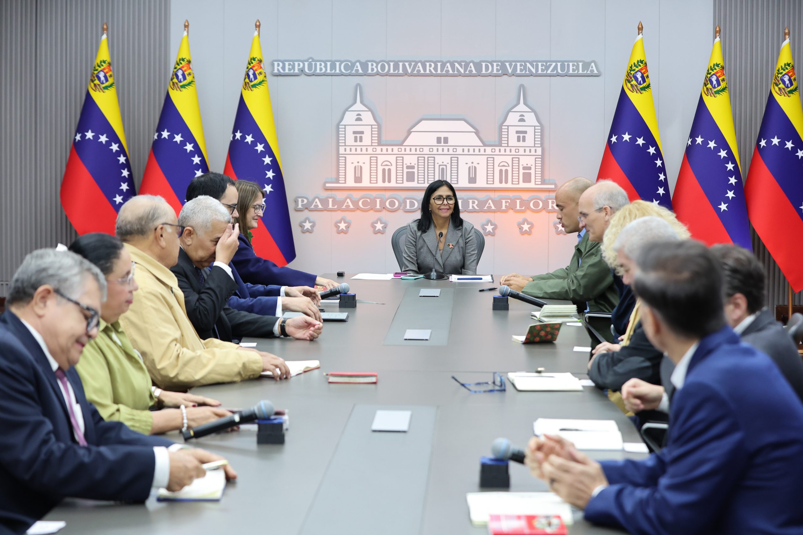 Presidenta aborda consensos laborales en reunión con Fedecámaras, Fedeindustrias y Centrales de Trabajadores