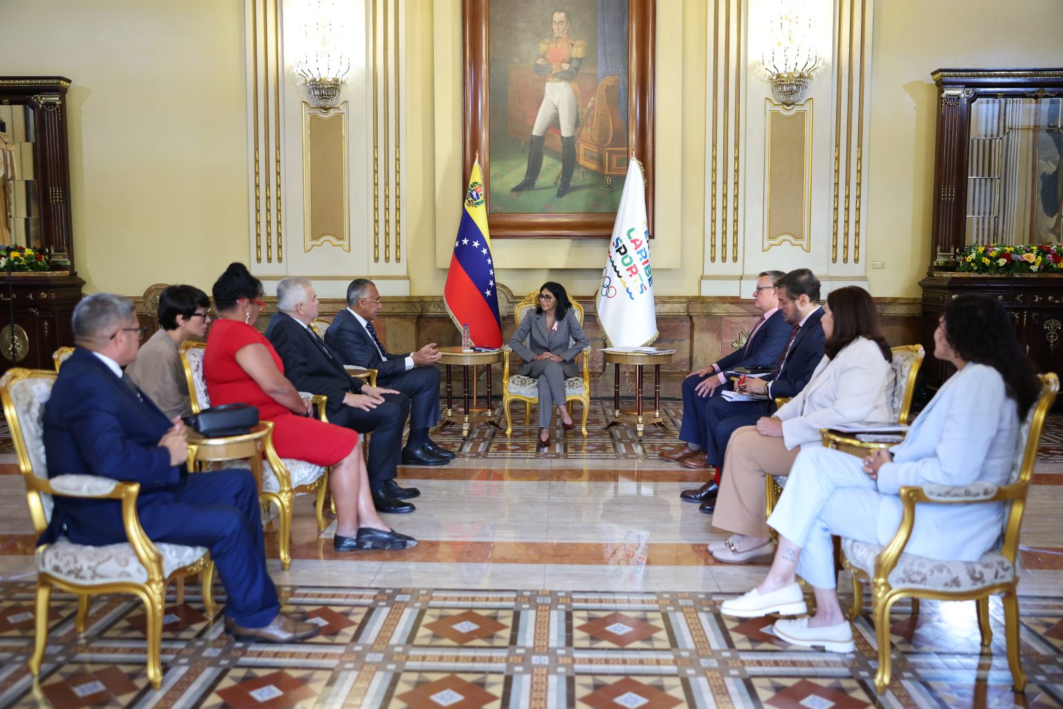 Presidenta Delcy Rodríguez se reúne con directivos del Centro Caribe Sports en Caracas