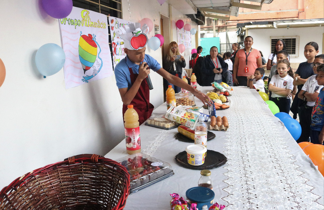 Hijos de los trabajadores de la Cancillería fortalecen conocimientos sobre el Trompo Alimenticio