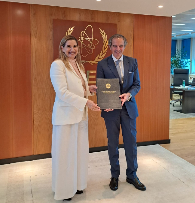 Embajadora Claudia Salerno presenta Credenciales en Organismo de Energía Atómica