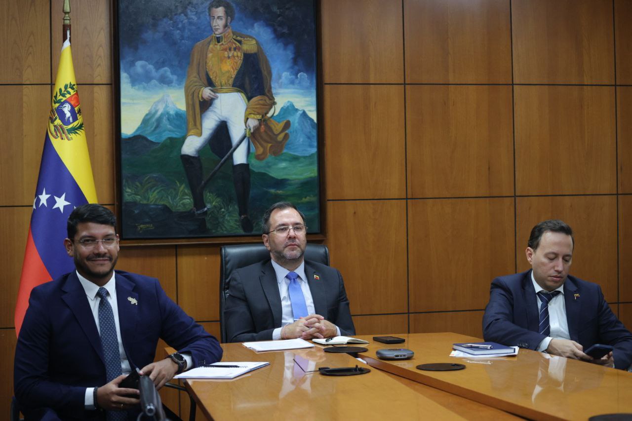 Canciller Yván Gil destaca apoyo de Venezuela al Gobierno de Luis Arce 