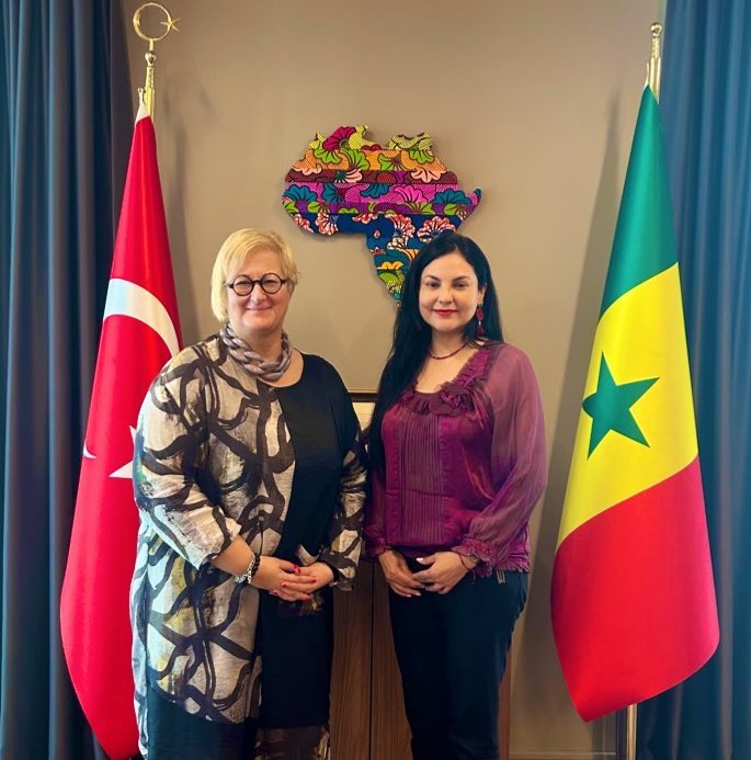 Embajadora designada en Senegal se reúne con homólogos de Türkiye y Camerún
