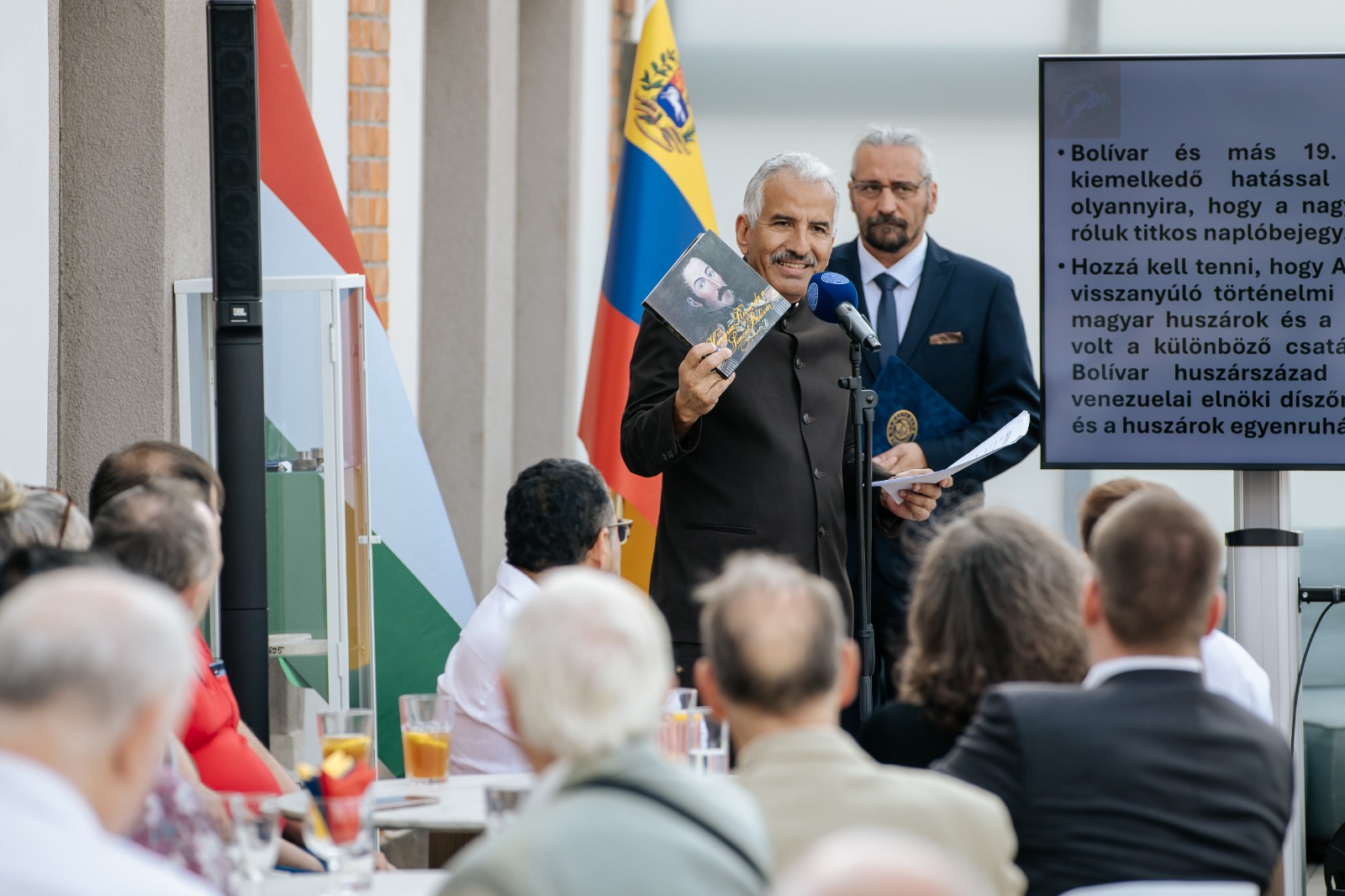 Libertador Simón Bolívar homenajeado en Hungría