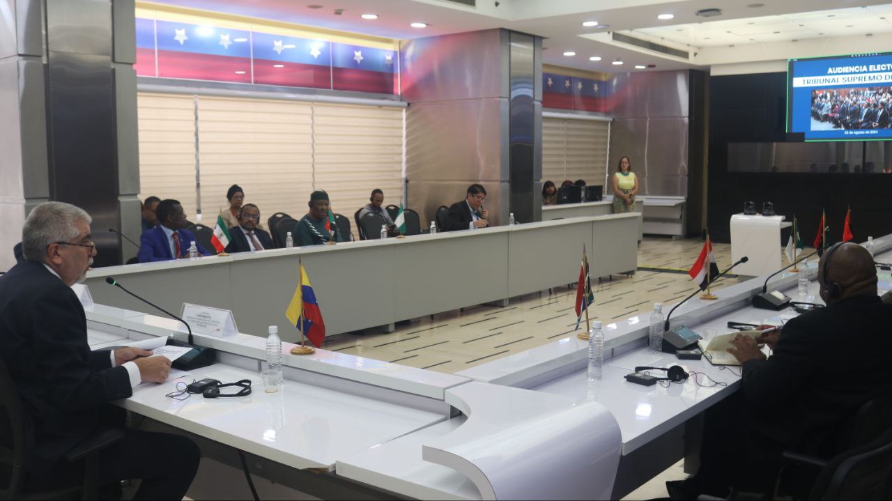 Exponen ante Cuerpo Diplomático de África fases de conspiración contra Venezuela