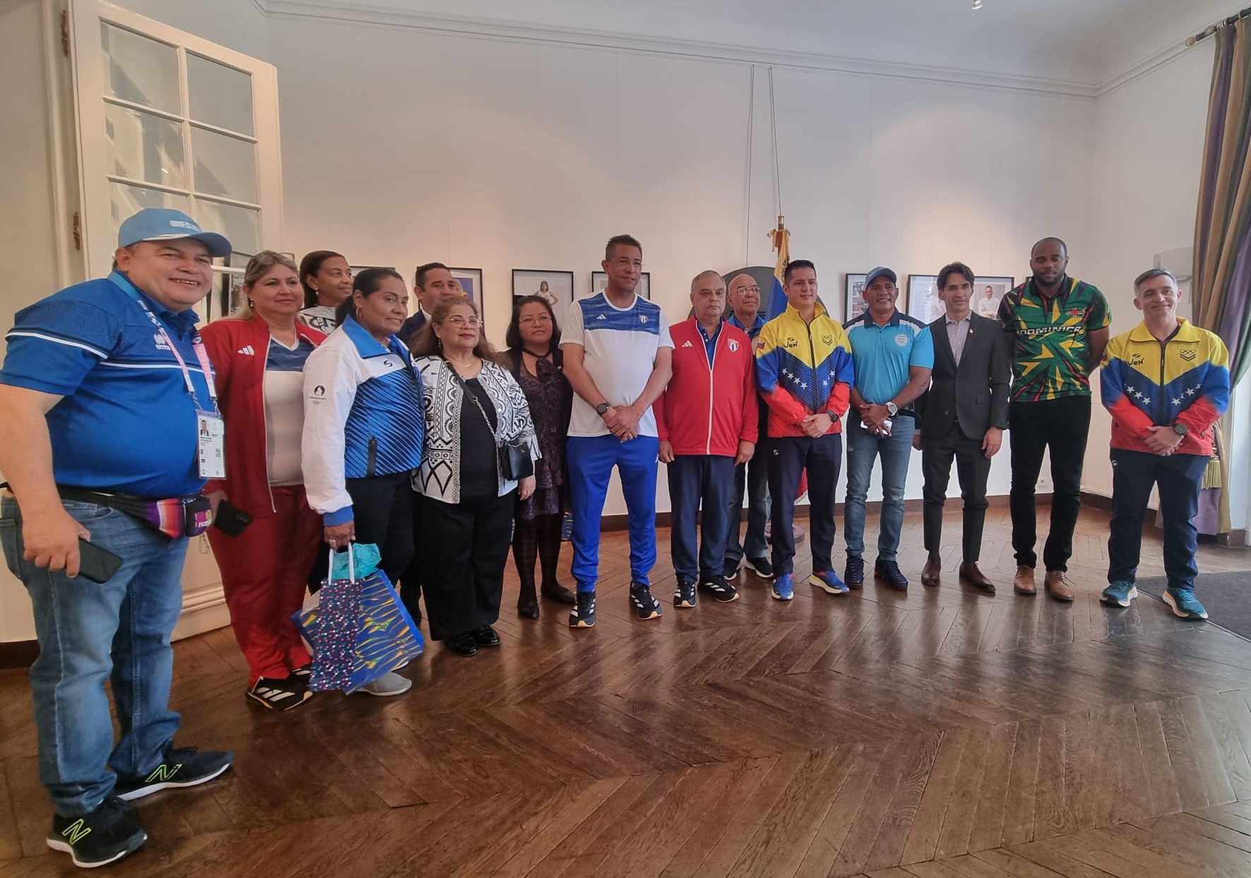 Encuentro de trabajo sobre deportes se realiza en Embajada venezolana en Francia