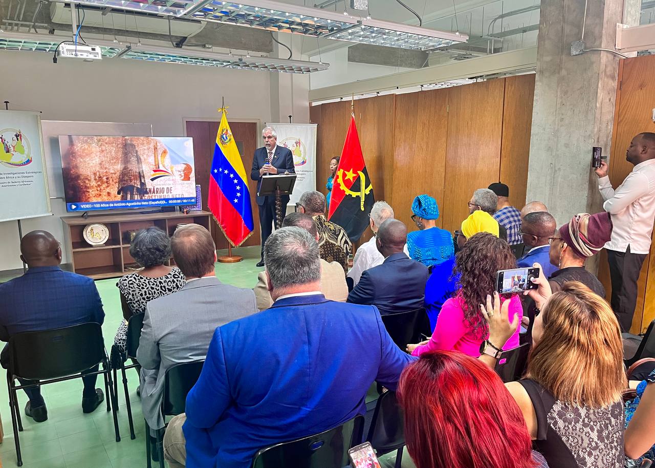 Homenajean en Caracas al héroe angoleño António Agostinho Neto
