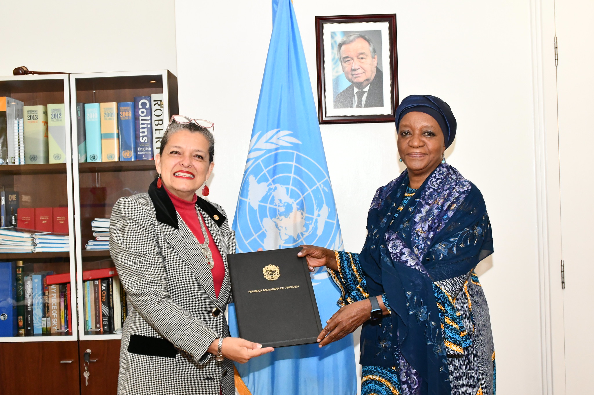 Embajadora Moravia Peralta entrega credenciales ante la ONU Nairobi