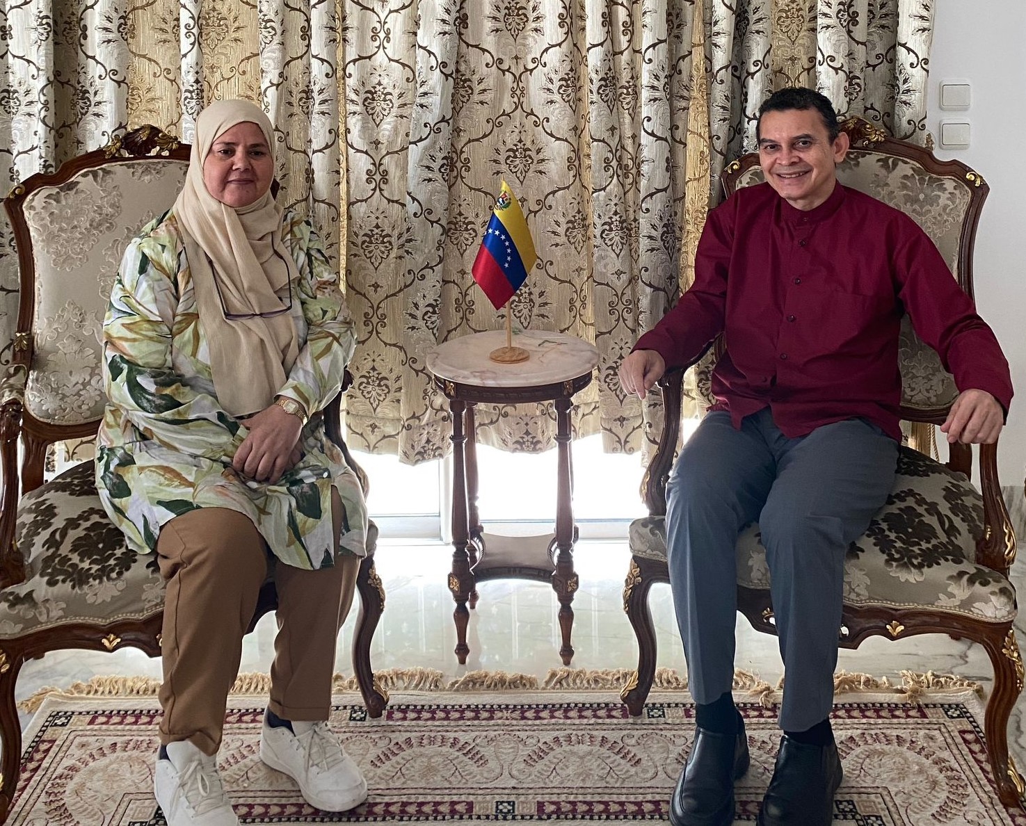 Lideresa Mbarka Brahmi se reunió en Túnez con embajador Reinaldo Bolívar