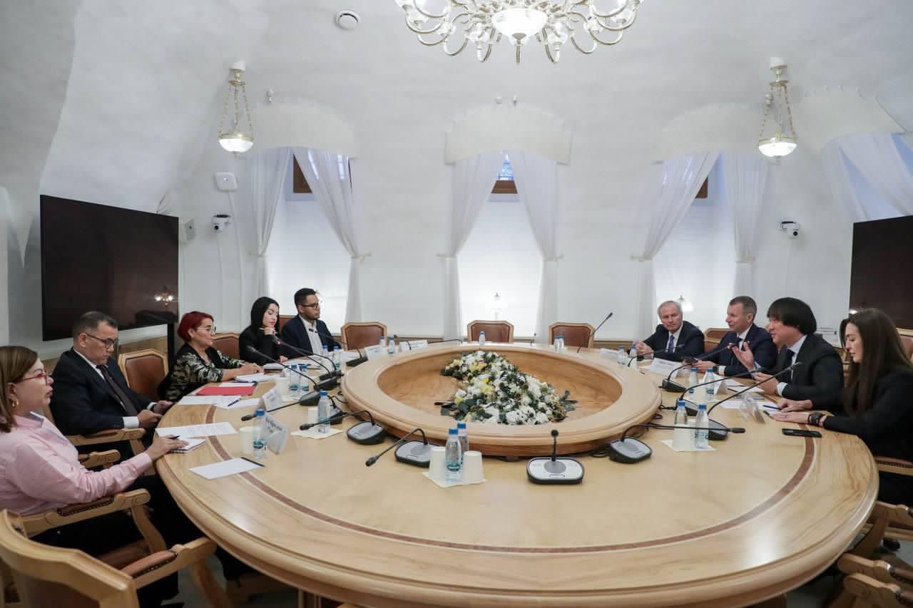 Venezuela y Rusia exploran nuevas oportunidades de colaboración en turismo