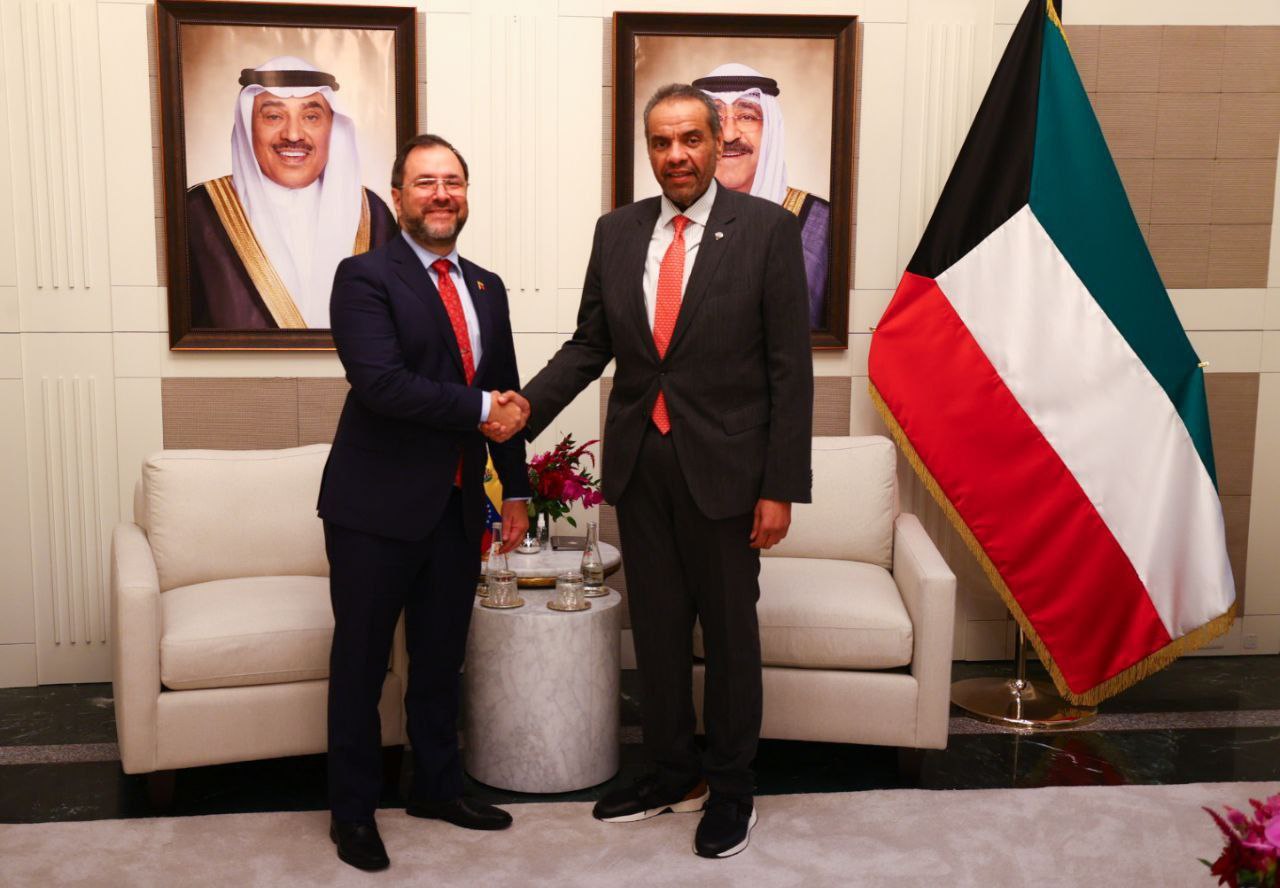 Venezuela y Kuwait se plantean fortalecer cooperación en petróleo y gas