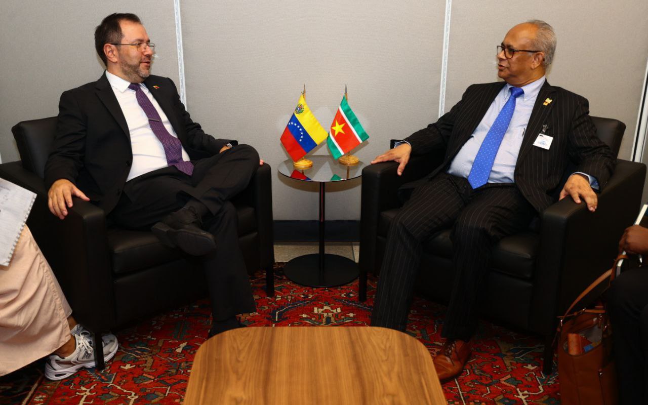 Venezuela y Surinam analizan las oportunidades de elevar la cooperación