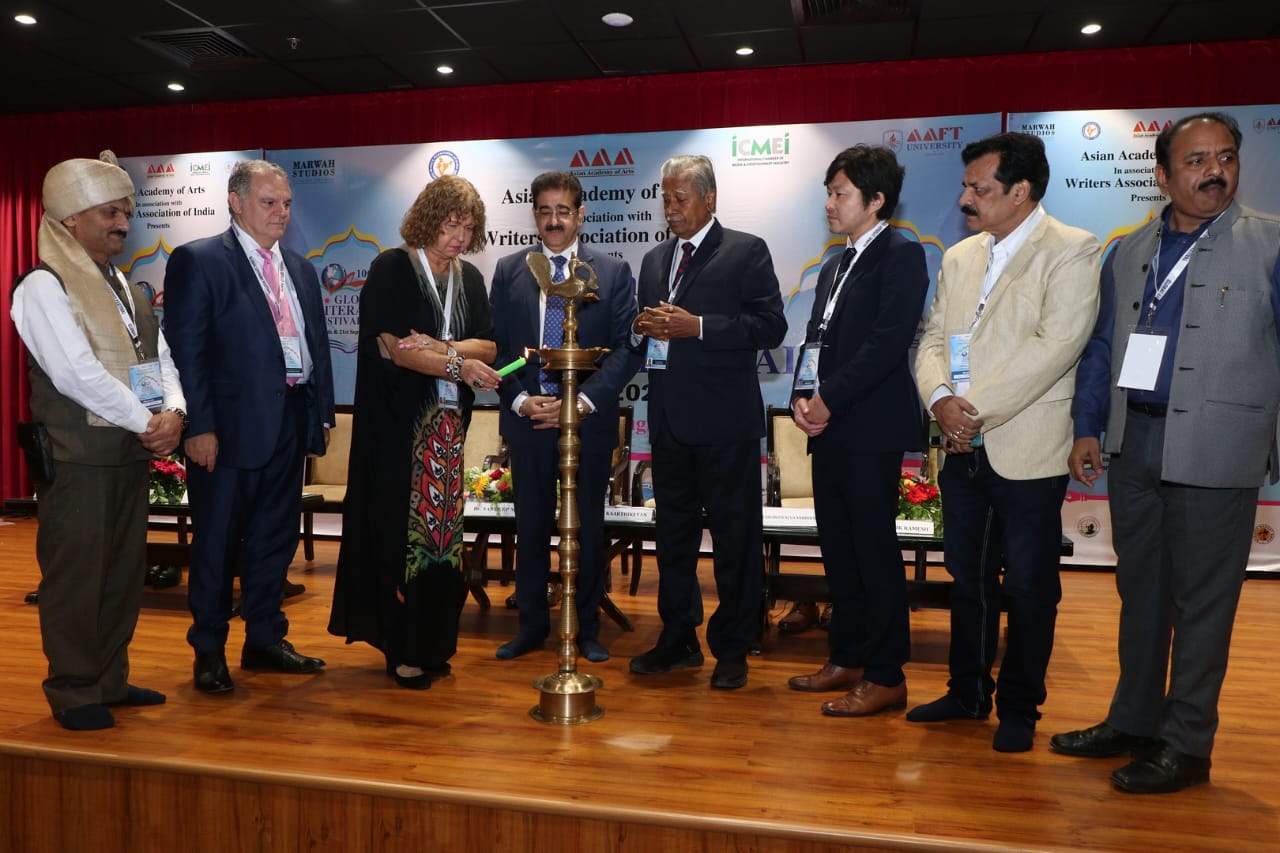 Embajadora en la India es invitada de honor en el Global Literary Festival Noida