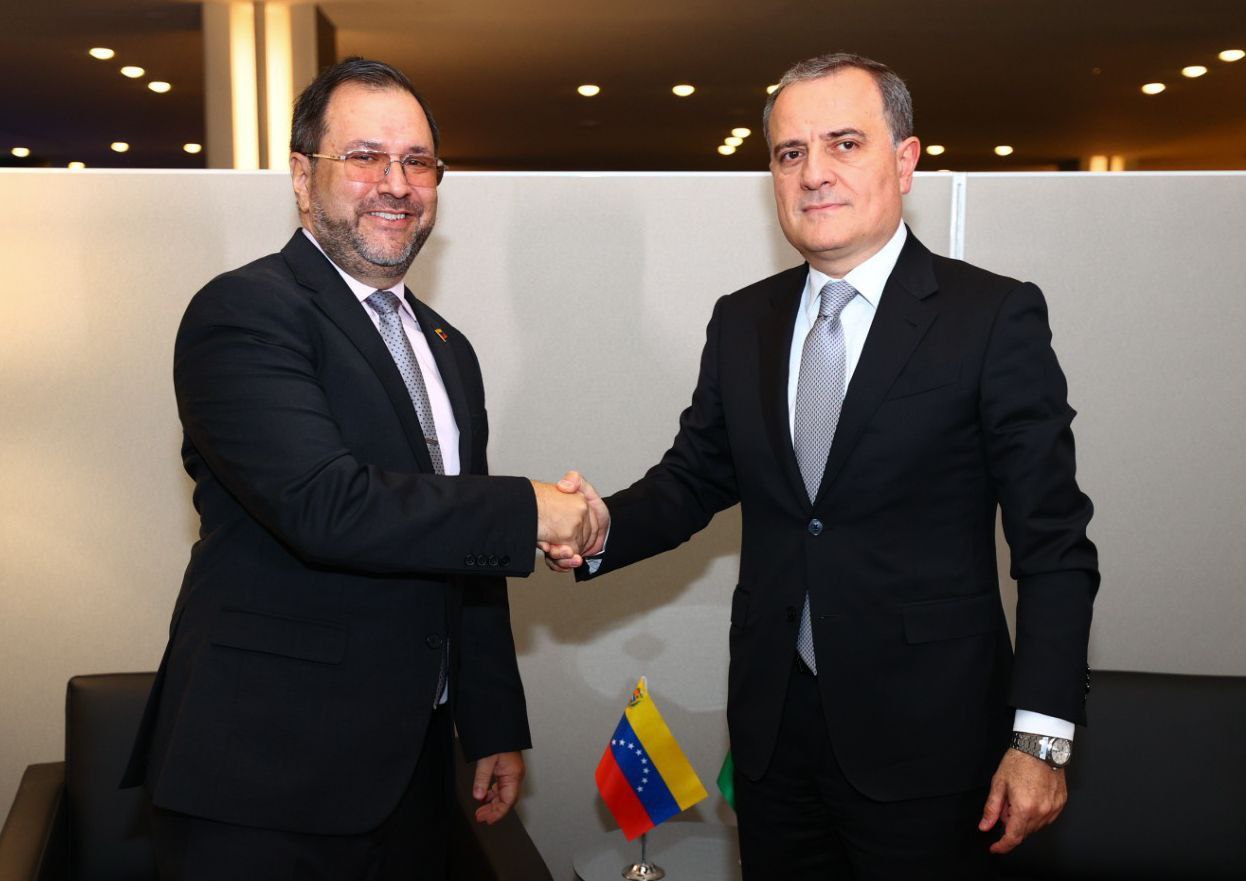 Venezuela y Azerbaiyán evalúan oportunidades para fortalecer sus relaciones