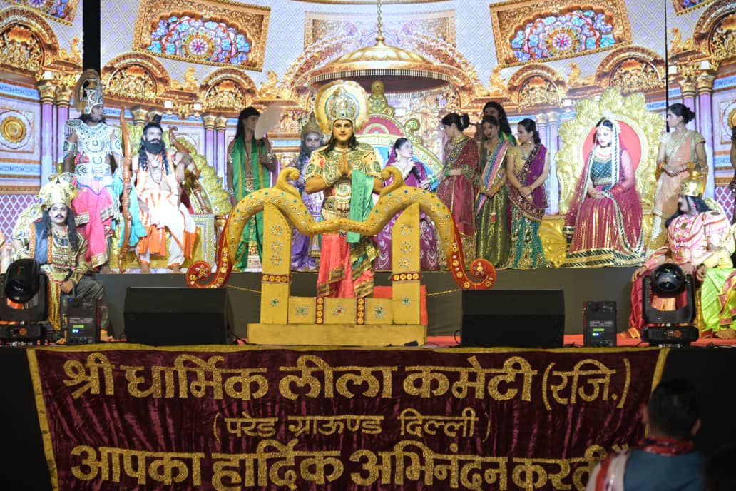 Embajadora Rodríguez asiste a montaje teatral por invitación de Misión nepalí